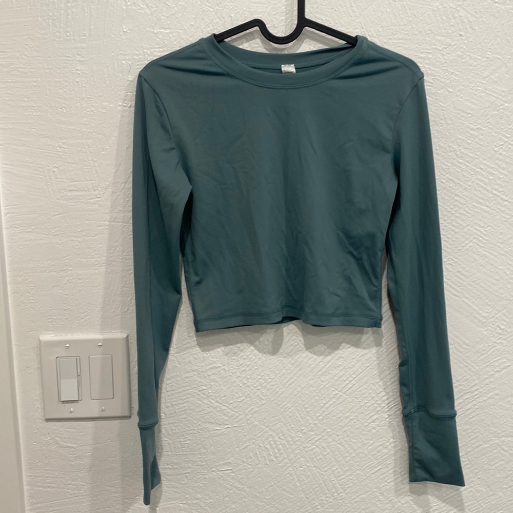 long sleeve crop